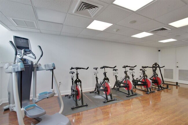 Building Photo - 650 West Ave