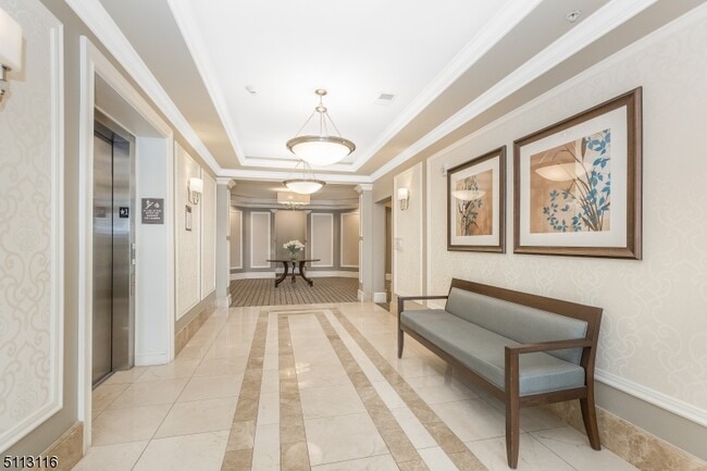 Building Photo - 119 Four Seasons Dr