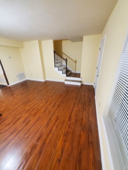 Building Photo - 2601 Jamestown Way