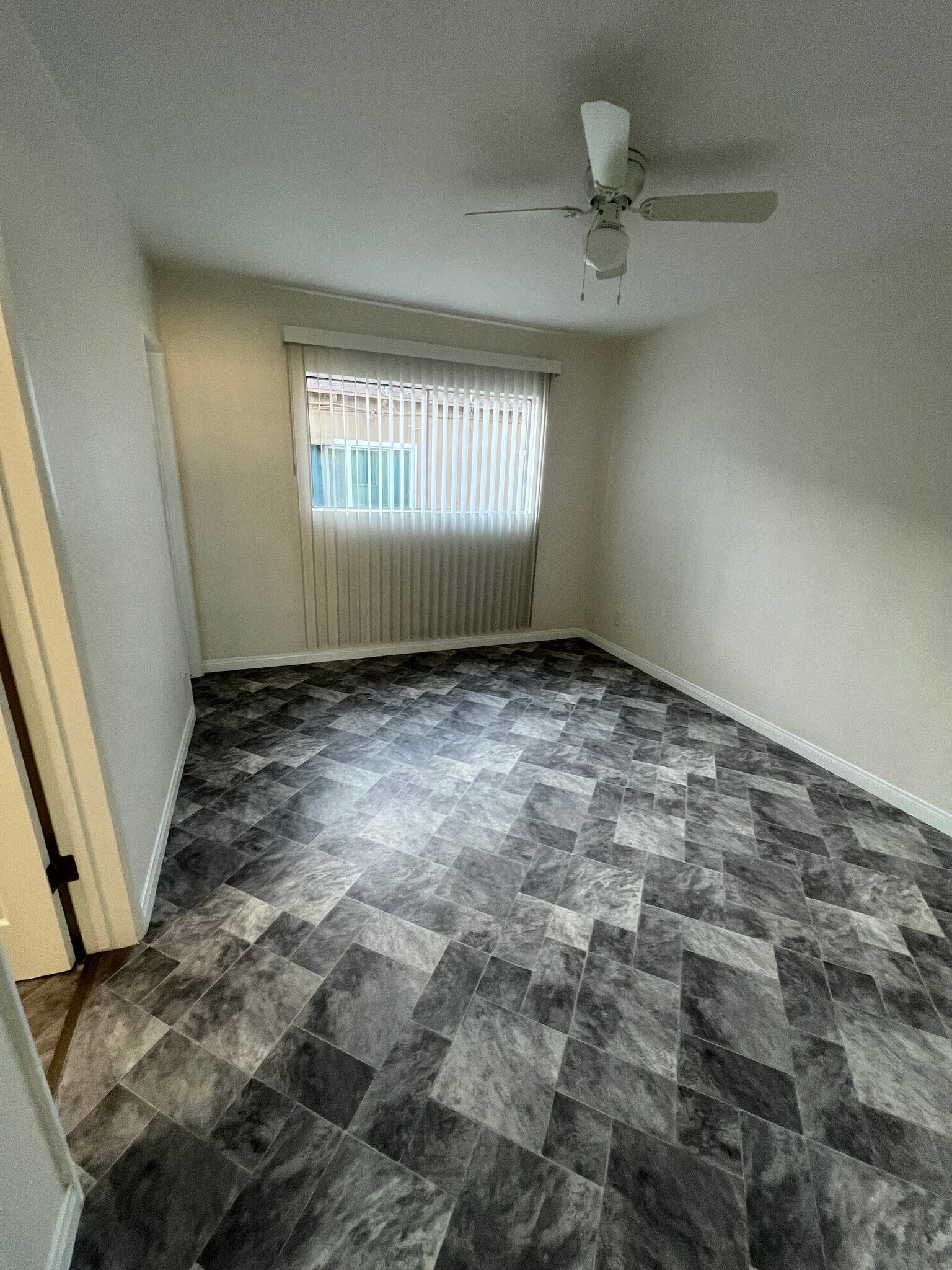 Building Photo - 2324 E Commonwealth Ave