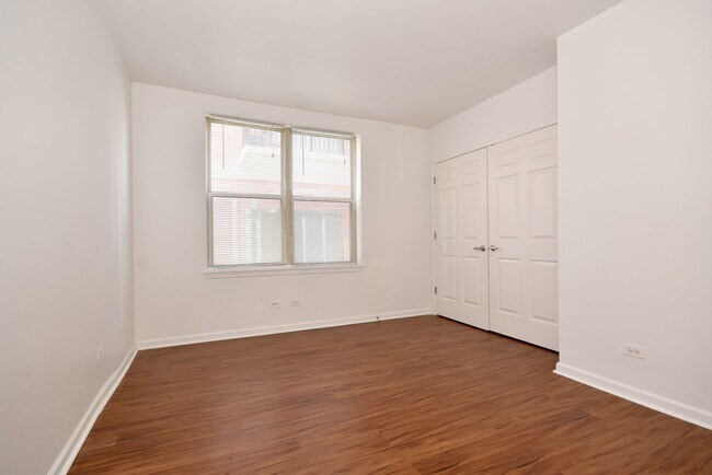 Building Photo - 1327 N Halsted St
