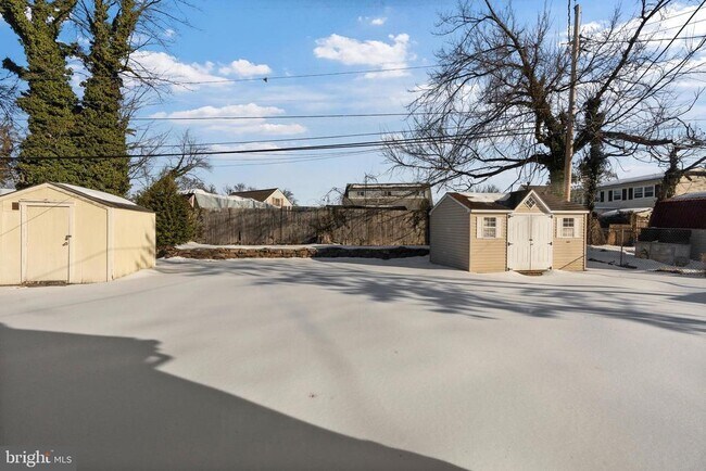 Building Photo - 1224 Guildford Rd