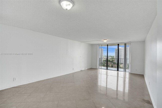 Building Photo - 18151 NE 31st Ct