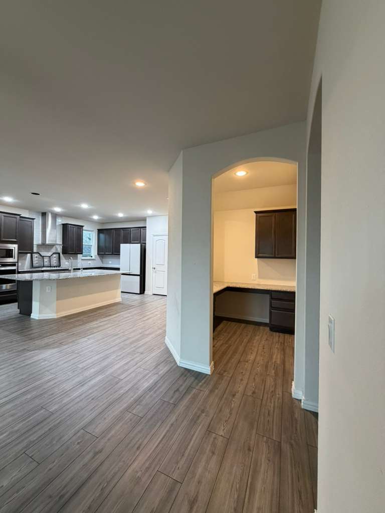 PPC Room - 3340 Sorghum Way