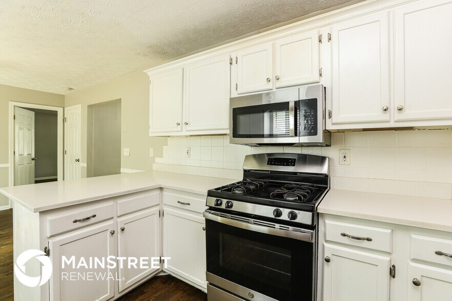 Building Photo - 3900 Saddlecreek Dr