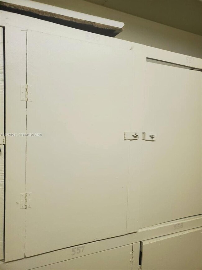 Building Photo - 550 Mansfield M