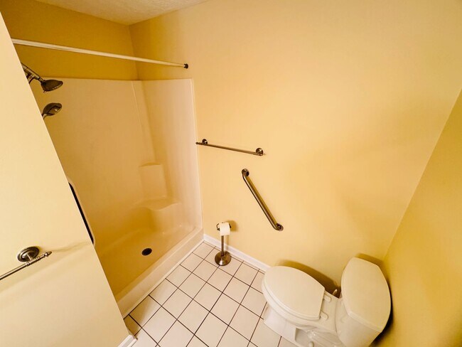 Building Photo - 3-BED, 2-BATH SINGLE FAMILY HOME WALKING DISTANCE TO CUMBERLAND!