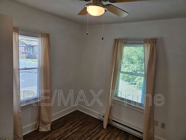 Building Photo - 120 S 10th St