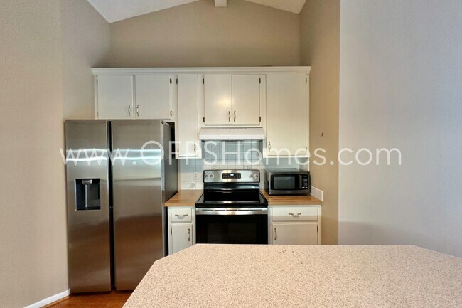 Building Photo - 4534 Parkwood Ln E