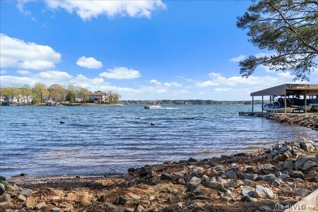 Building Photo - 164 Sandy Cove Dr