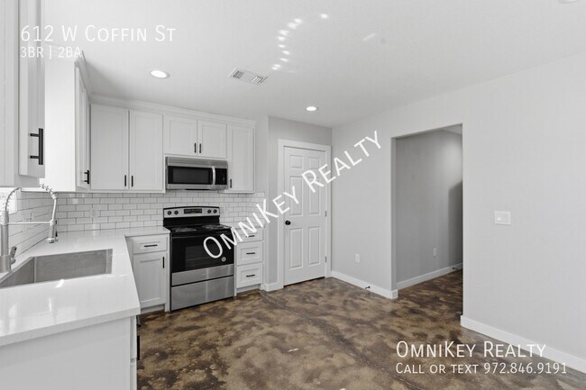 Building Photo - 612-622 W Coffin St