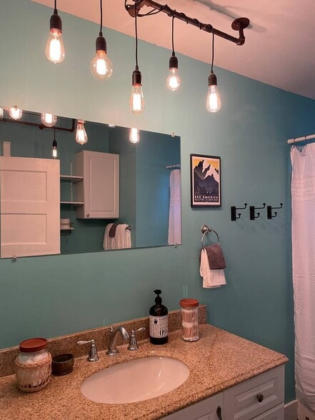 Building Photo - 2501 Harvard Ave