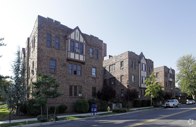 Building Photo - Haddon Court Apartments