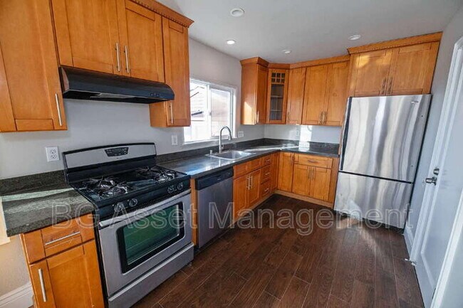 Building Photo - 1723 Bayo Vista Ave