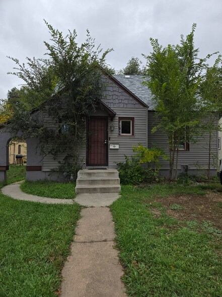 Primary Photo - 309 S Shields St