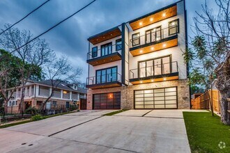 Building Photo - Stunning 3BR  3.5 Bath Townhome in Dallas