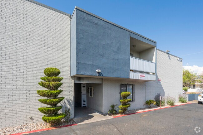 Building Entrace - Nova Ridge