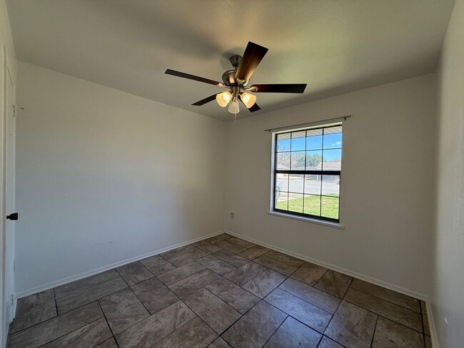 Building Photo - Home For Rent