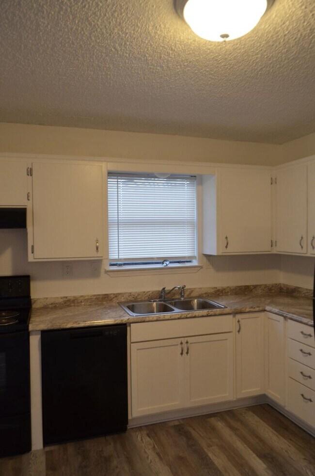 Building Photo - Come home...