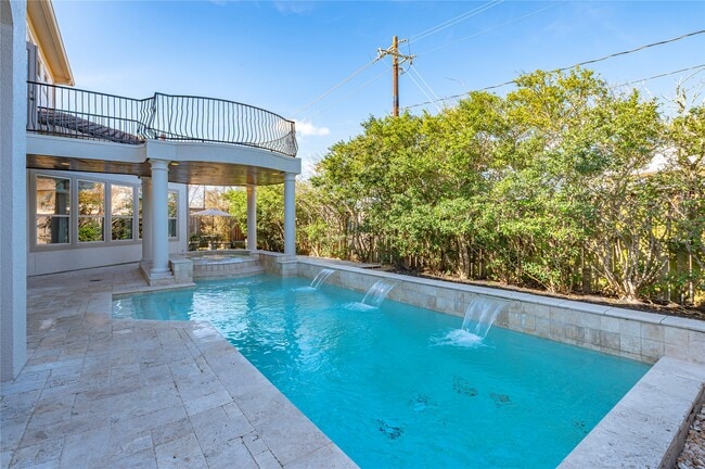 Building Photo - 538 Villa Dr