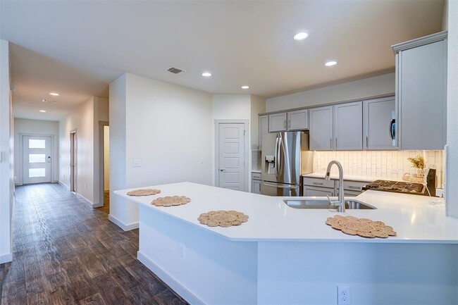 Building Photo - 4613 Tully Dr