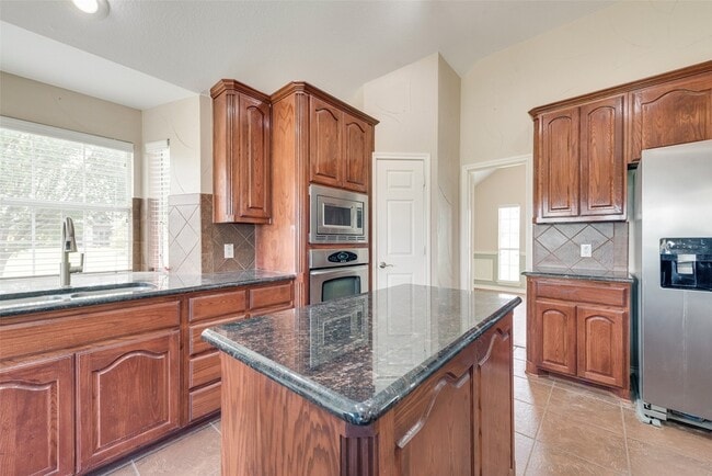 Building Photo - 10044 Dorsett Dr