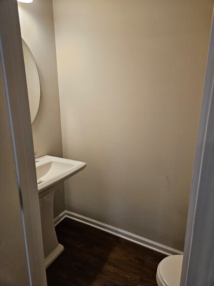 Building Photo - 131 Hunters Grove Dr