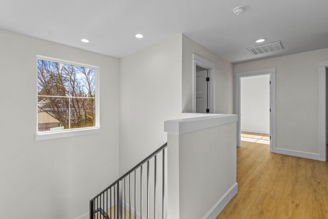 Building Photo - 1757 NW Steidl Rd