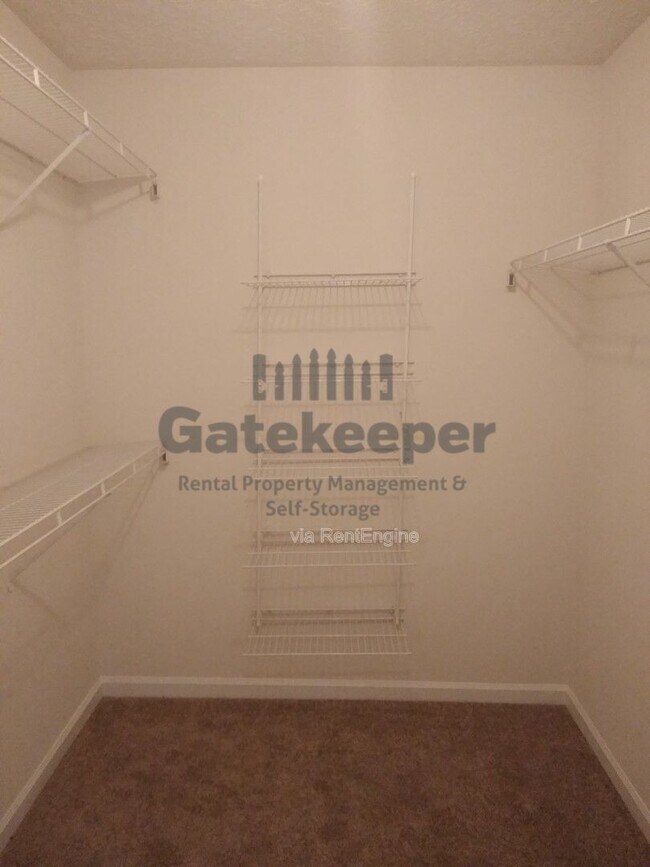 Building Photo - 688 River Mist Dr