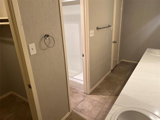 Building Photo - 211 Turtle Creek Dr