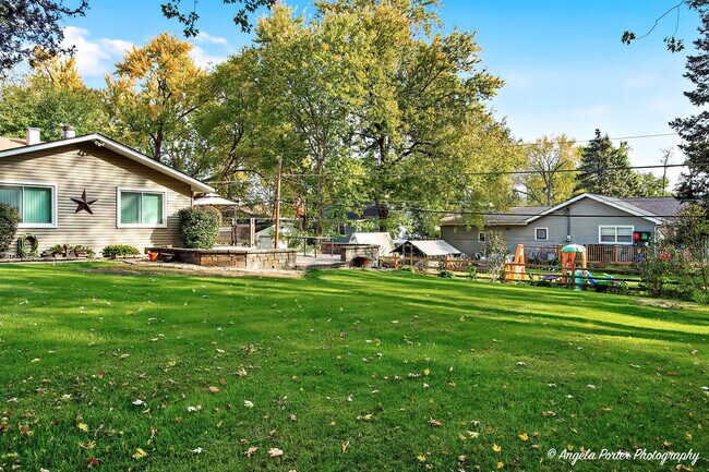 Building Photo - 34679 N Hiawatha Trl