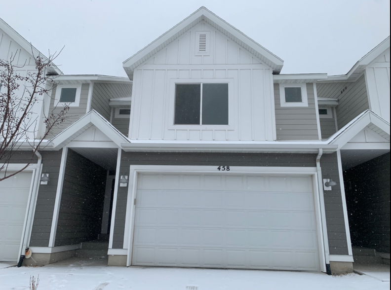 Primary Photo - 458 S Pegasus Way