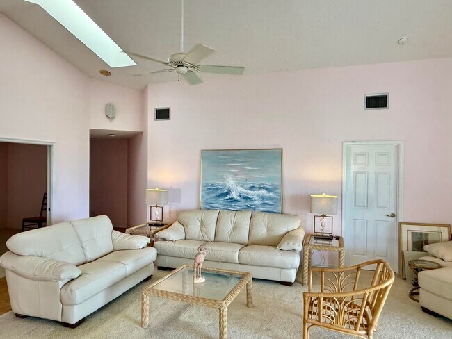 Building Photo - 6231 SE Ames Way