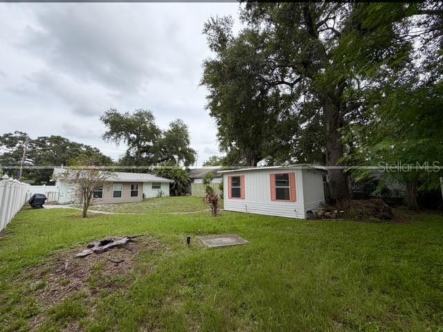 Building Photo - 635 1st Ave N