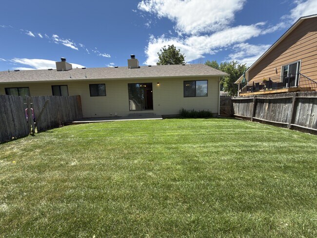 Building Photo - Sagebrush Dr 2718-1