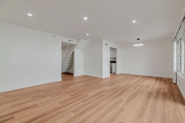 Building Photo - Cupertino Schools - Beautifully Updated Co...