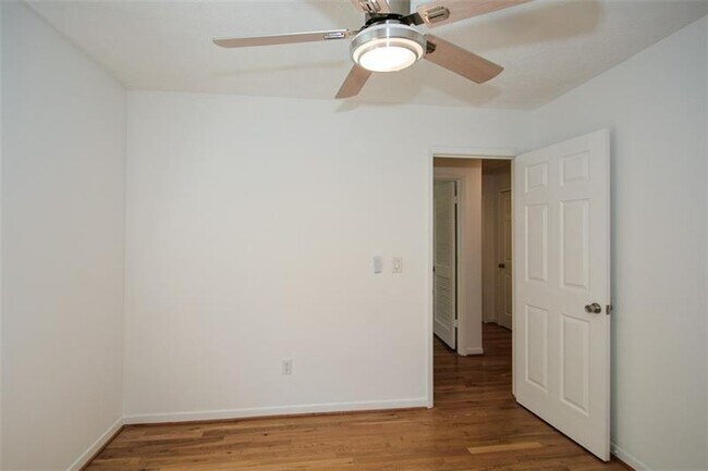 Building Photo - 160 Timber Creek Ln SW