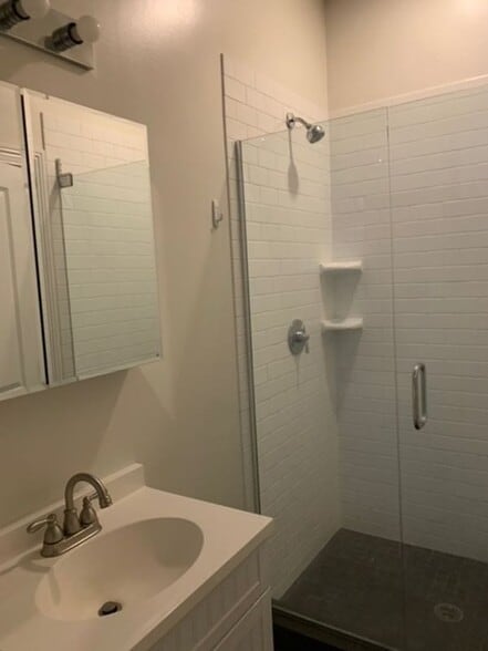 Building Photo - 1654 W Wallen Ave