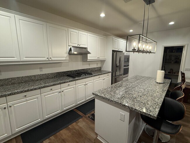 Building Photo - 8001 Country Mile Ln