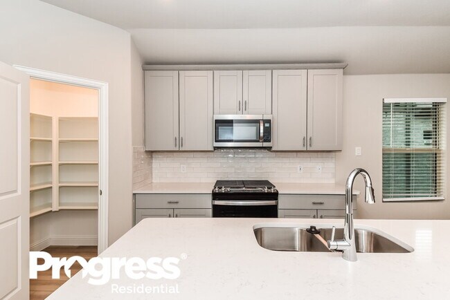 Building Photo - 1413 Rolling Fox Dr