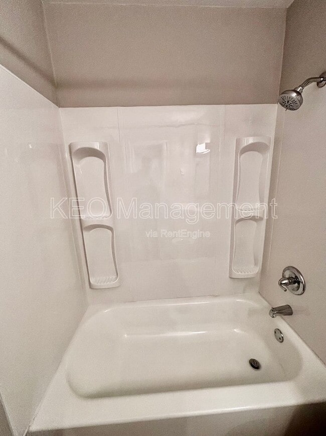 Building Photo - 1257 Sanlor Ave