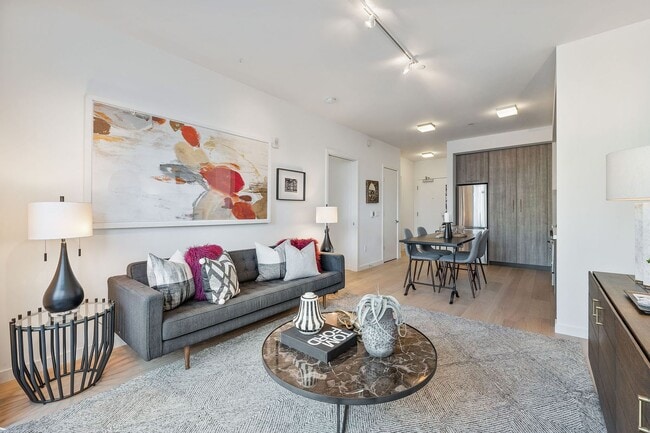 Building Photo - SoMA: Stylish 1 Bed Condo w/ Designer Finishes, Google Fiber, Bike Storage & Shared Roof Deck