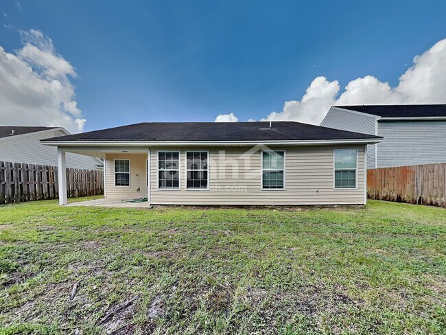 Building Photo - 34 Willow Lakes Dr