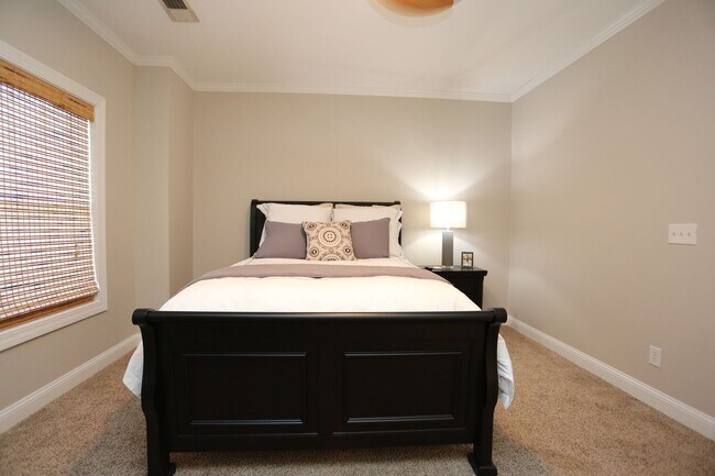 Building Photo - Furnished 2 Bedroom Townhome in Pooler