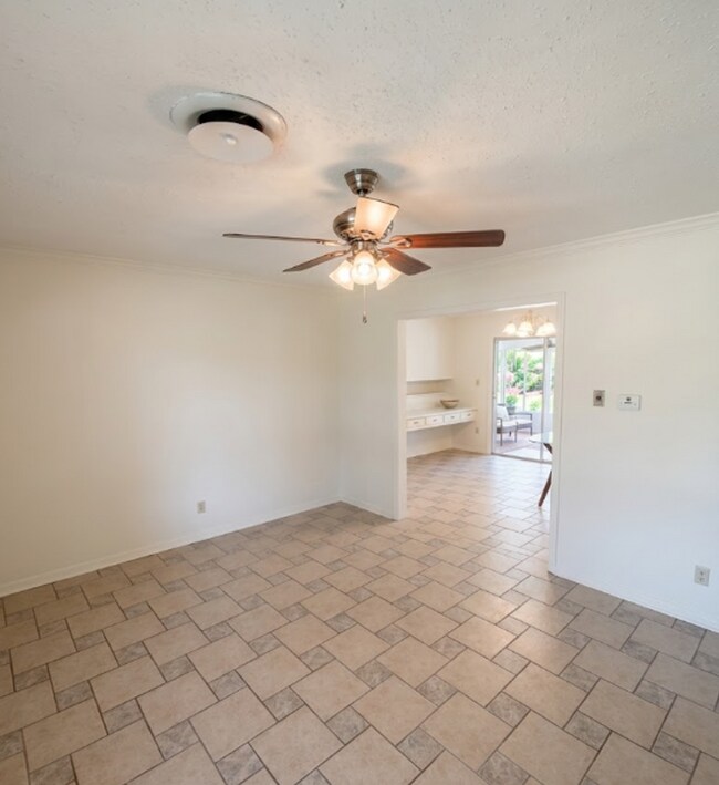 Building Photo - AVAILABLE NOW; APPLY AT OUR WEBSITE TODAY!!