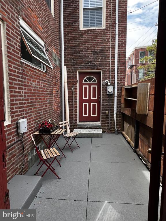 Building Photo - 1037 Shackamaxon St