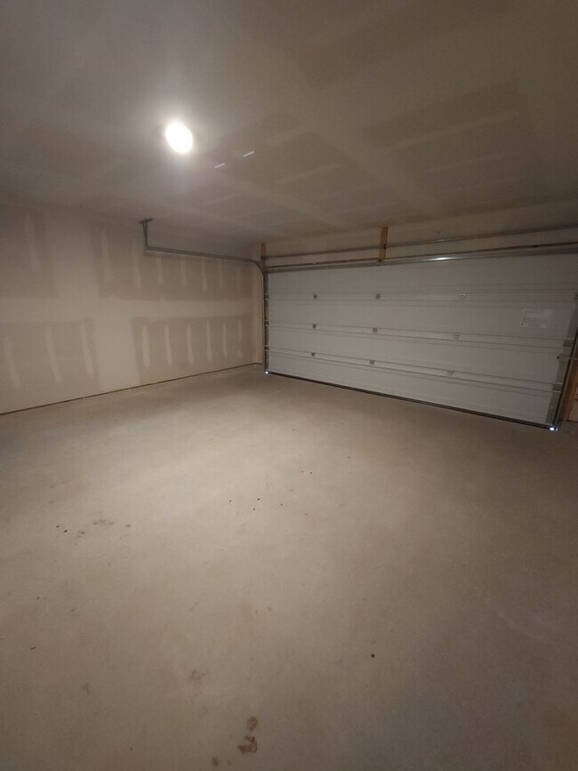 Building Photo - 2 weeks free Rent! Mission Del Lago- South of San Antonio, Tx