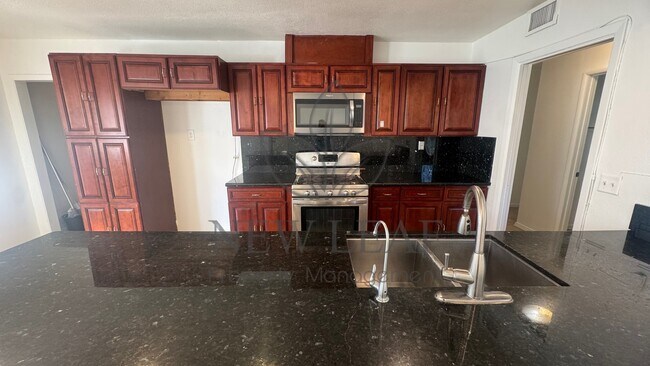 Building Photo - 1444 E Colton Ave