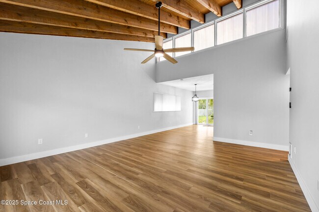Building Photo - 500 Summerset Ct