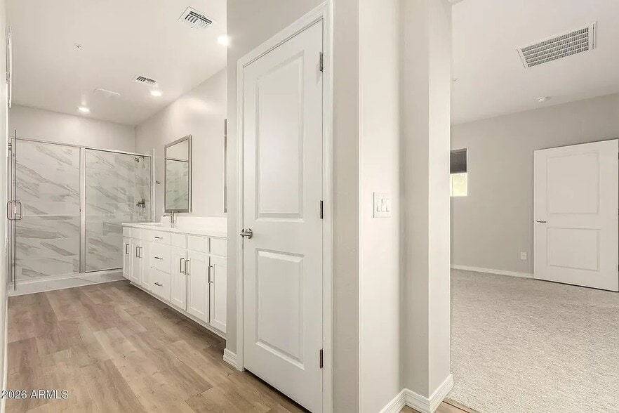 Building Photo - 1476 E Shannon St